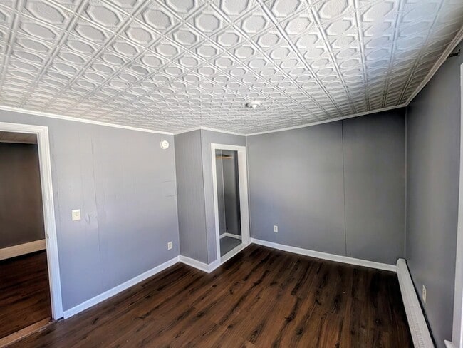 Building Photo - 13-15 Walnut Street Unit 3