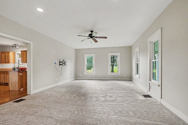 Building Photo - Updated farmhouse with privacy and views
