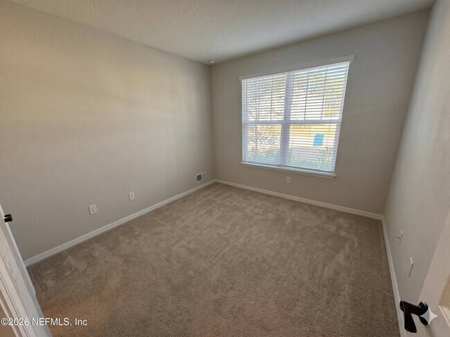 Building Photo - 217 Red Barn Rd