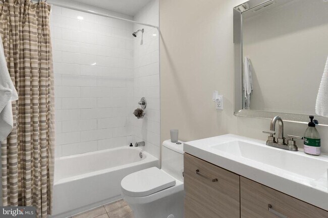 Building Photo - 537 N 35th St