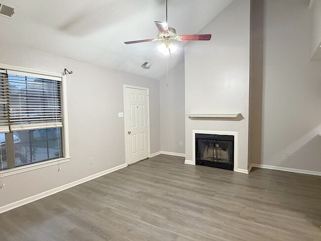Building Photo - 6788 The Willows Cove
