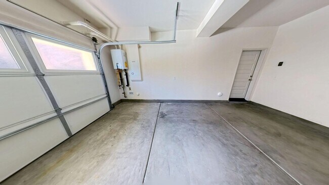 Building Photo - 40186 Birchfield Dr