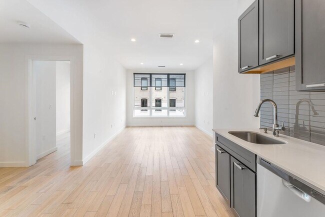 Building Photo - 355 Claremont Ave