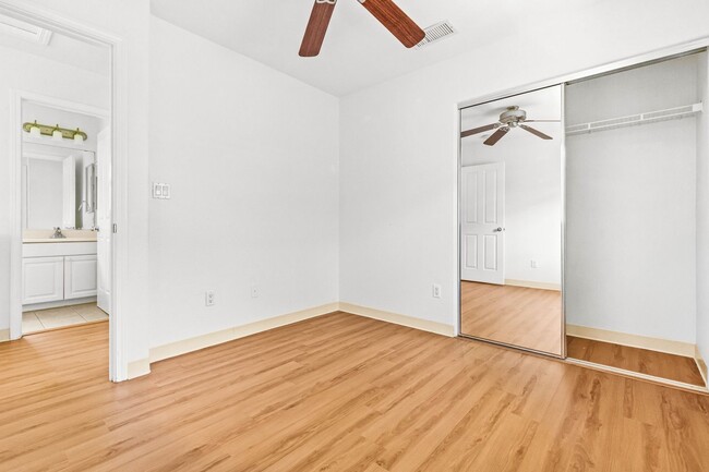 Building Photo - Highly Desired 3 Bedroom, 2.5 Bath Home in Ocean Point!