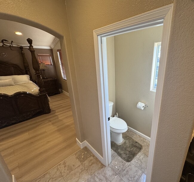 Building Photo - 10 Rhine Cir