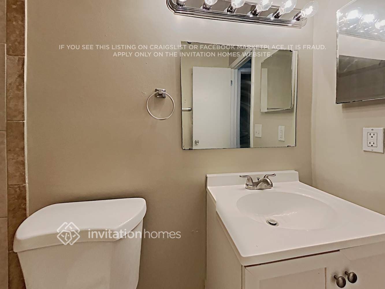 Building Photo - 512 E Hilda Dr