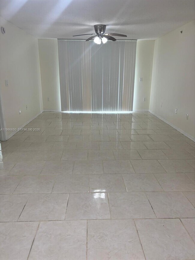 Building Photo - 655 SW 111th Way