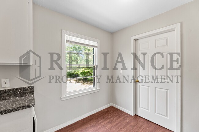 Building Photo - 2237 N Erie St