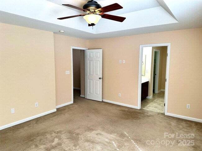 Building Photo - 7946 Mariners Pointe Cir