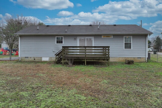 Building Photo - Car-free convenience! Modern 3 Bed Home Minutes from Downtown Gallatin