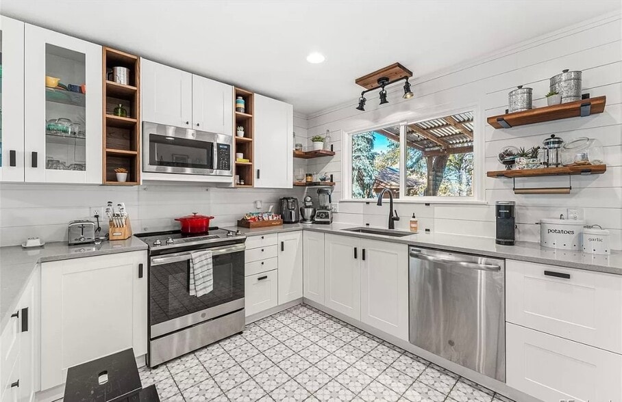 Building Photo - 4262 S Laredo Way