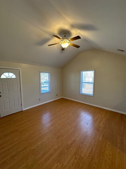 Building Photo - 10826 Lejean Dr