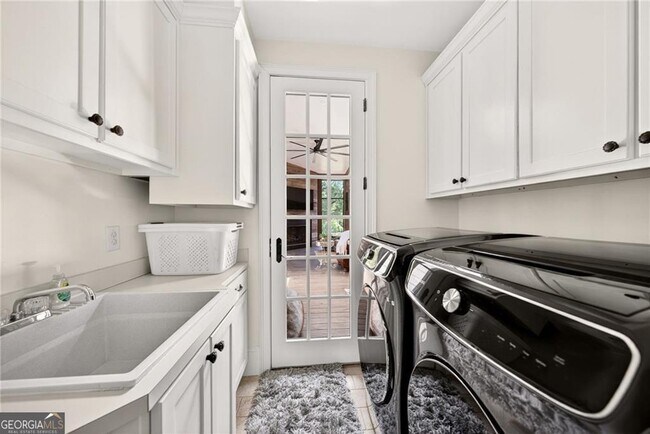 Building Photo - 3669 Cochise Dr SE