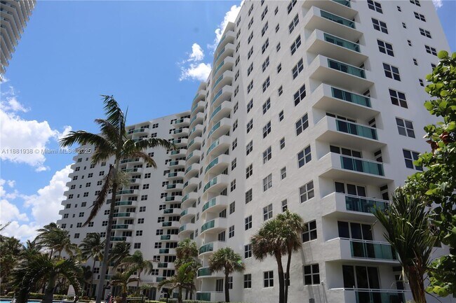 Building Photo - 3001 S Ocean Dr