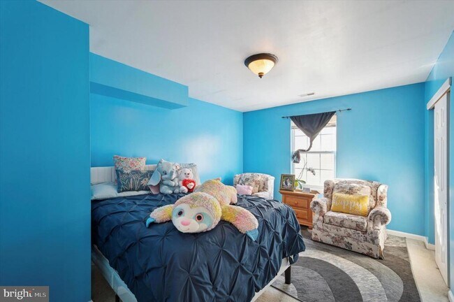 Building Photo - 32 Victory Way