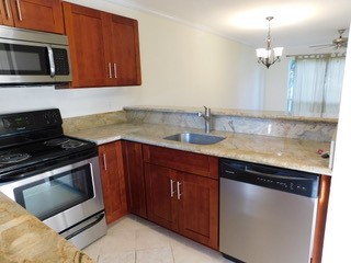 Building Photo - 15 Kulanihakoi St