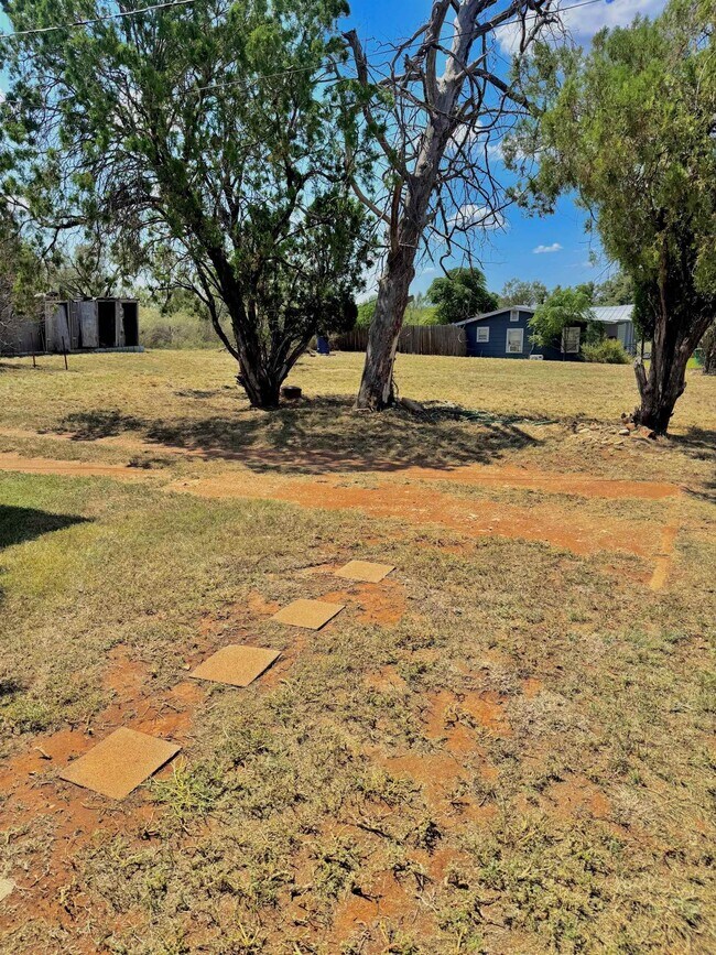 Building Photo - 408 W Luce St