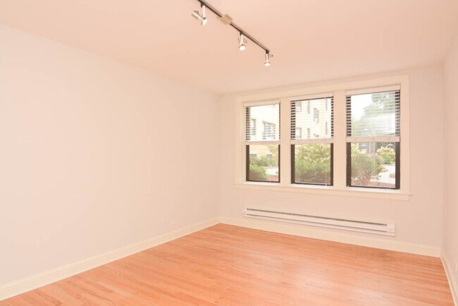 Building Photo - 2328 N Rockwell St