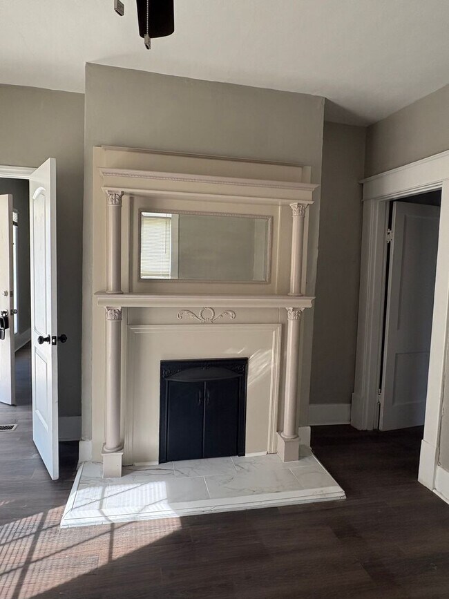 Building Photo - A charming 3-bedroom, 2 bath House