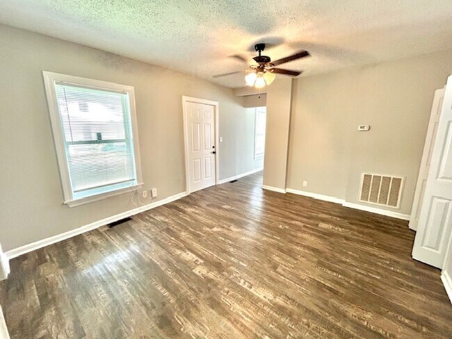 Building Photo - 3512 SW Triana Blvd