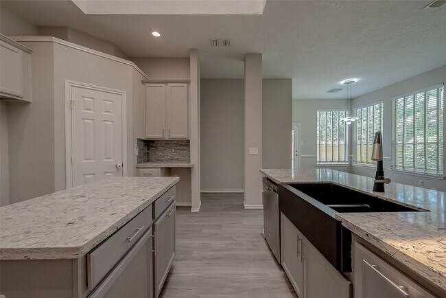 Building Photo - 14323 Floret Estates Ct