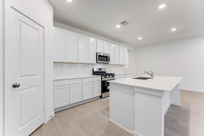 Building Photo - 16542 Texas Palmetto Wy