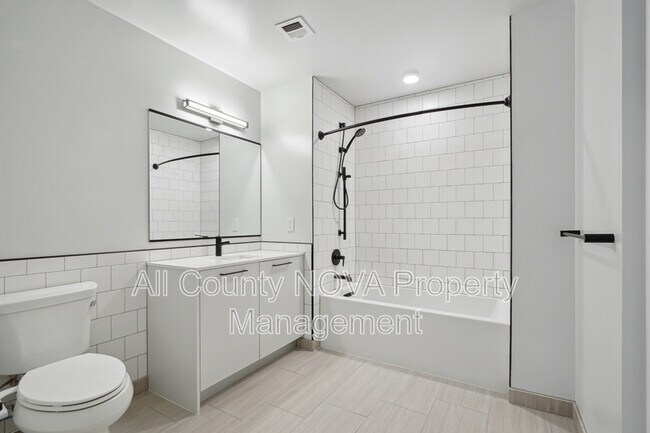 Building Photo - 1625 Eckington Pl NE