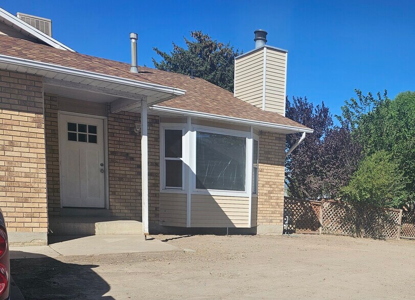 Primary Photo - 4900 W Barton Park Dr