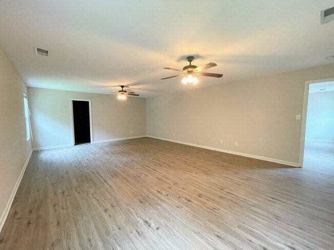 Building Photo - 30003 Westfield Dr