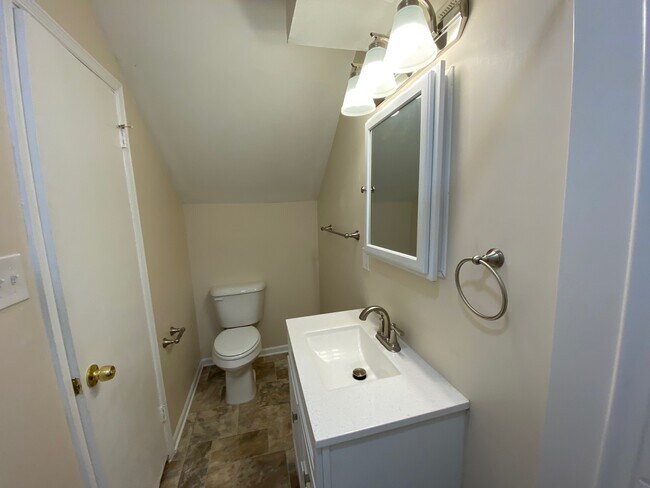 Master Bath - 415 Drayton St