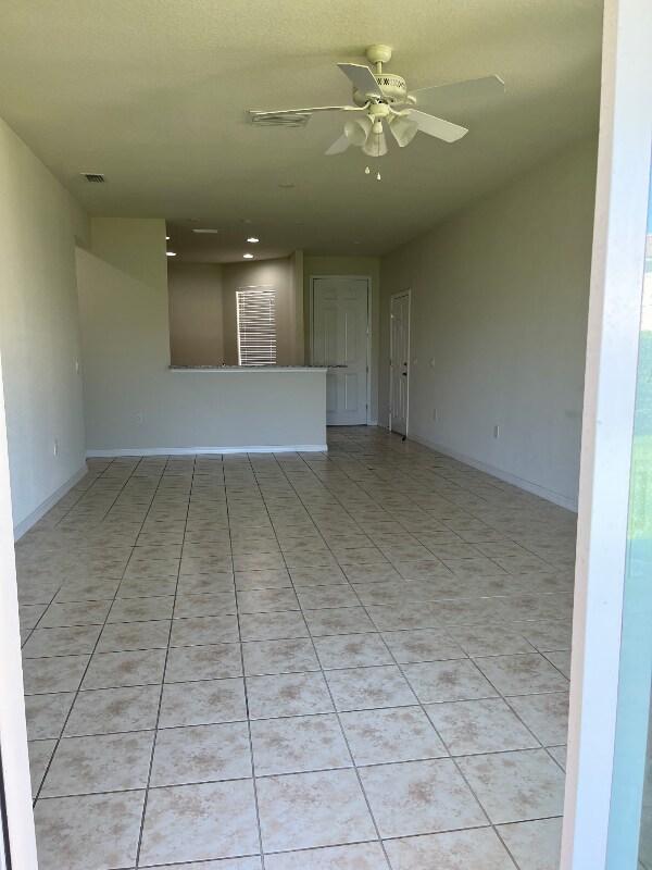 Building Photo - 250 Provence Pl