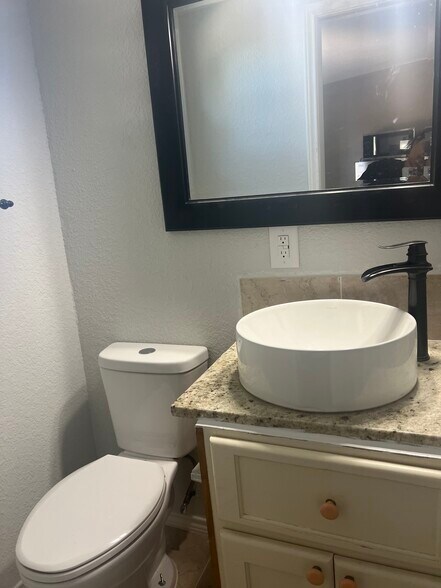 Building Photo - 4917 Onion Rd