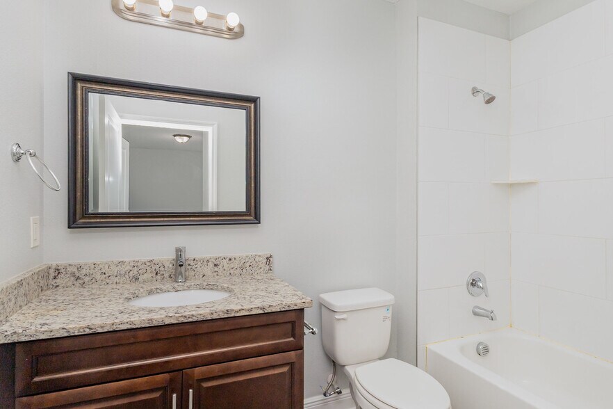 Building Photo - 774 Lucaya Dr