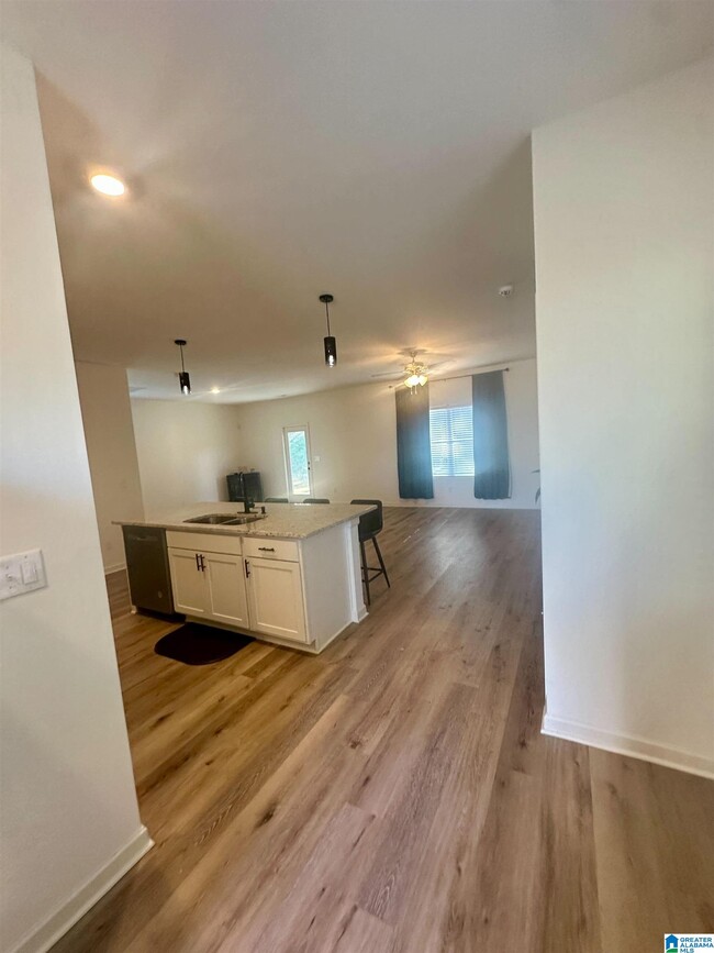 Building Photo - 204 Chelsea Pk Cir