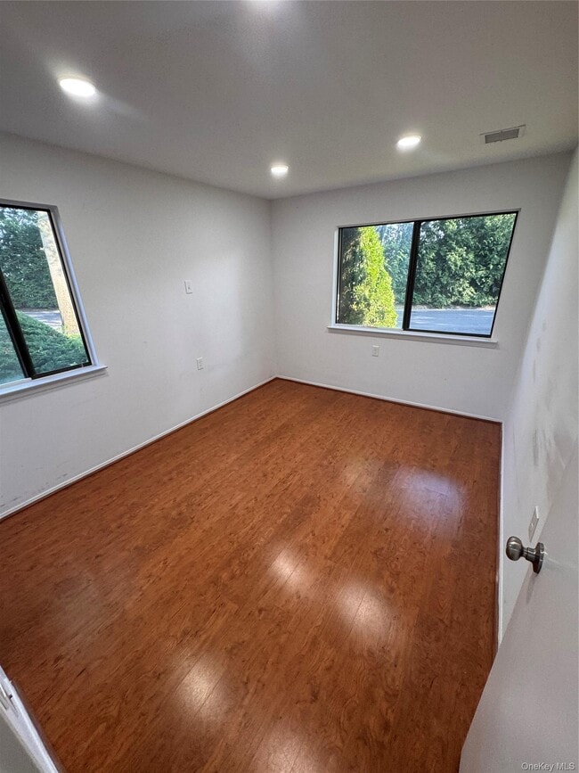 Building Photo - 20 Strathmore Gate Dr