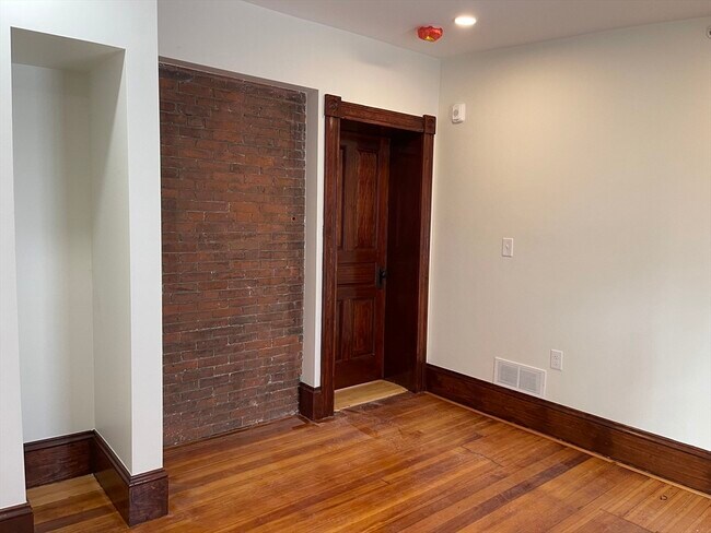 Building Photo - 41 Summer St