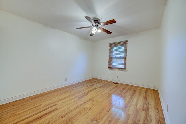 Building Photo - Lindbergh School District Near Mercy St. Anthonys Hospital – Prime Location!