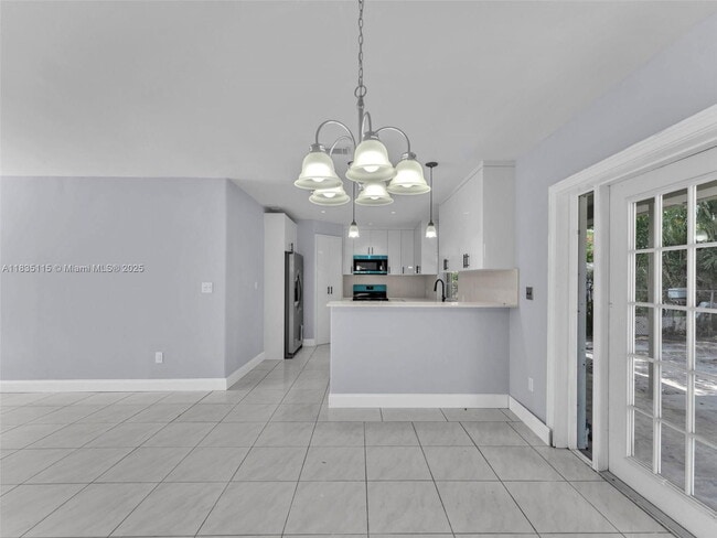 Building Photo - 6525 SW 18th St