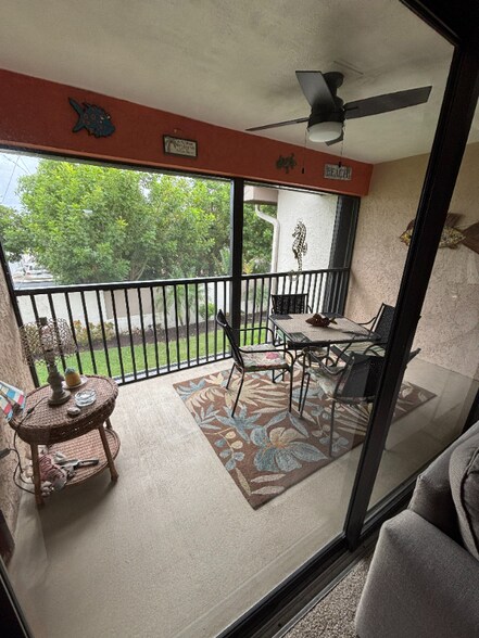 Building Photo - 1600 NE Dixie Hwy