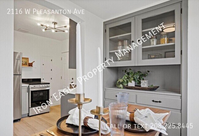 Building Photo - 2116 W Pleasanton Ave