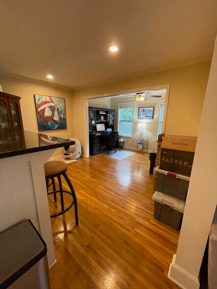 Building Photo - 2925 10th Ct S