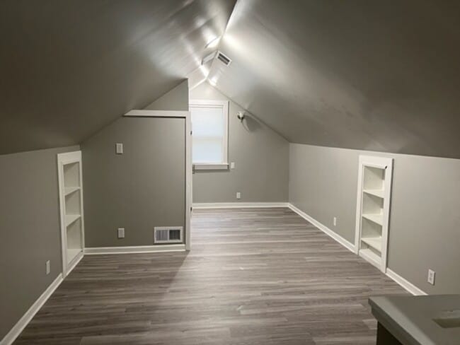 Building Photo - 610 Grover St