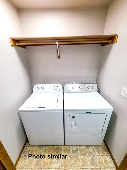 Laundry hookups - washer & dryer aren't included - 213 S Dewey Ave