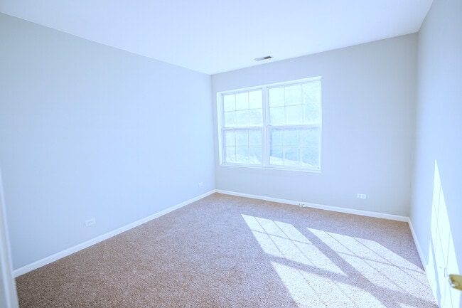 Building Photo - 2866 Stonewater Dr