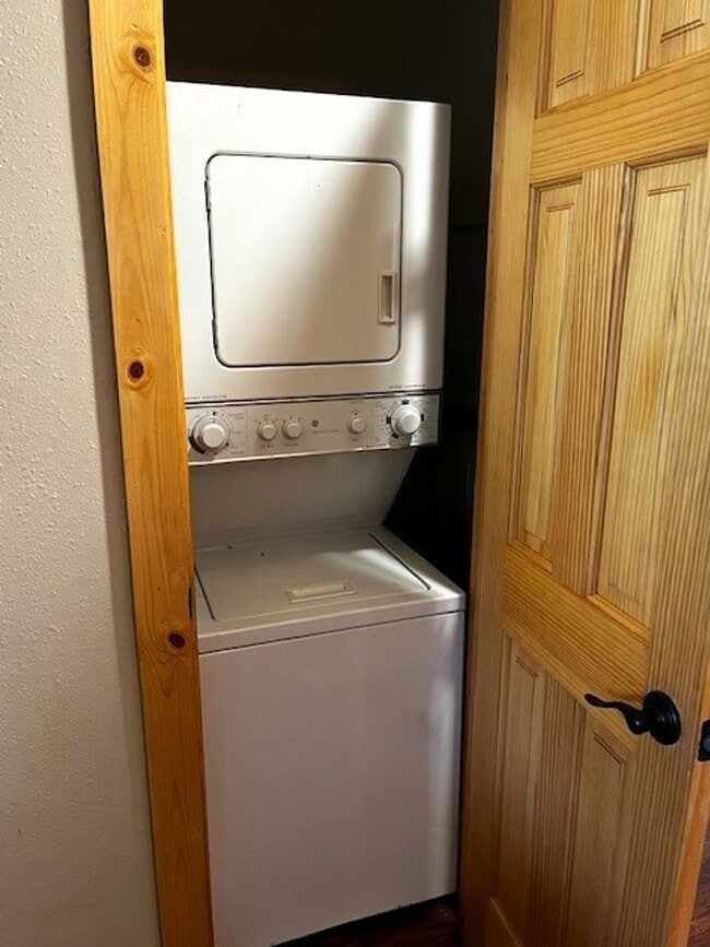 Building Photo - Long Term Rental- Dillon Valley East Y104