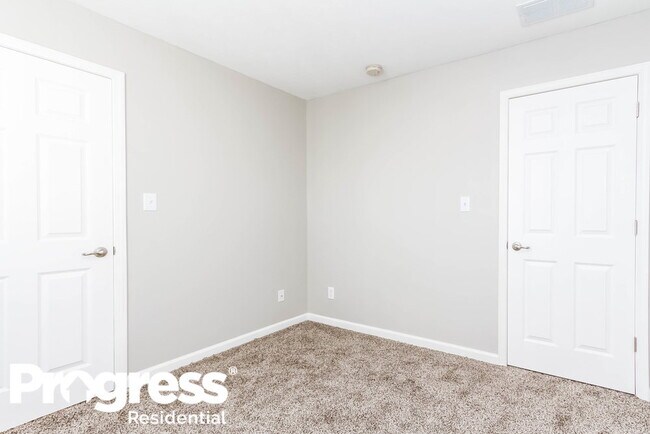 Building Photo - 561 Grabill Dr