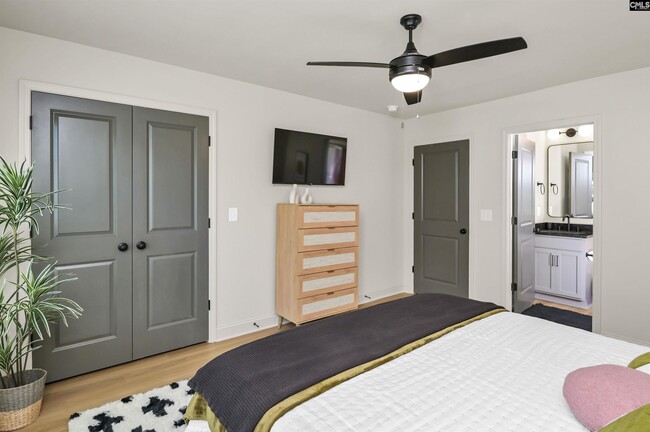 Building Photo - 816 Shull St