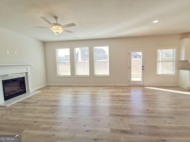 Building Photo - 38 Longhorn Wy