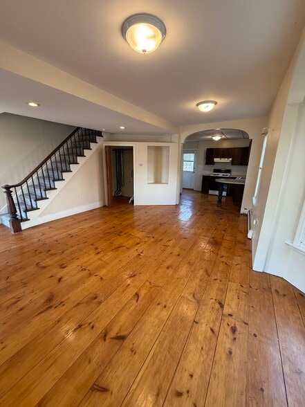 Building Photo - 4 Colvin Ave