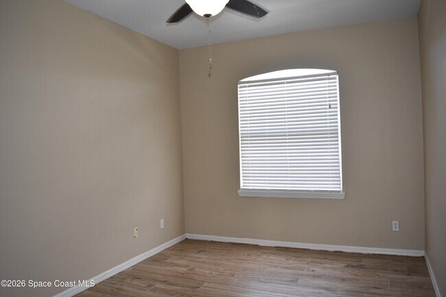 Building Photo - 1040 Venetian Dr